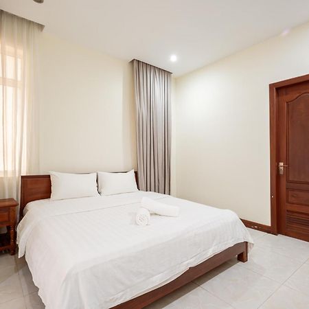 E&V Apartment Phnom Penh Exteriör bild